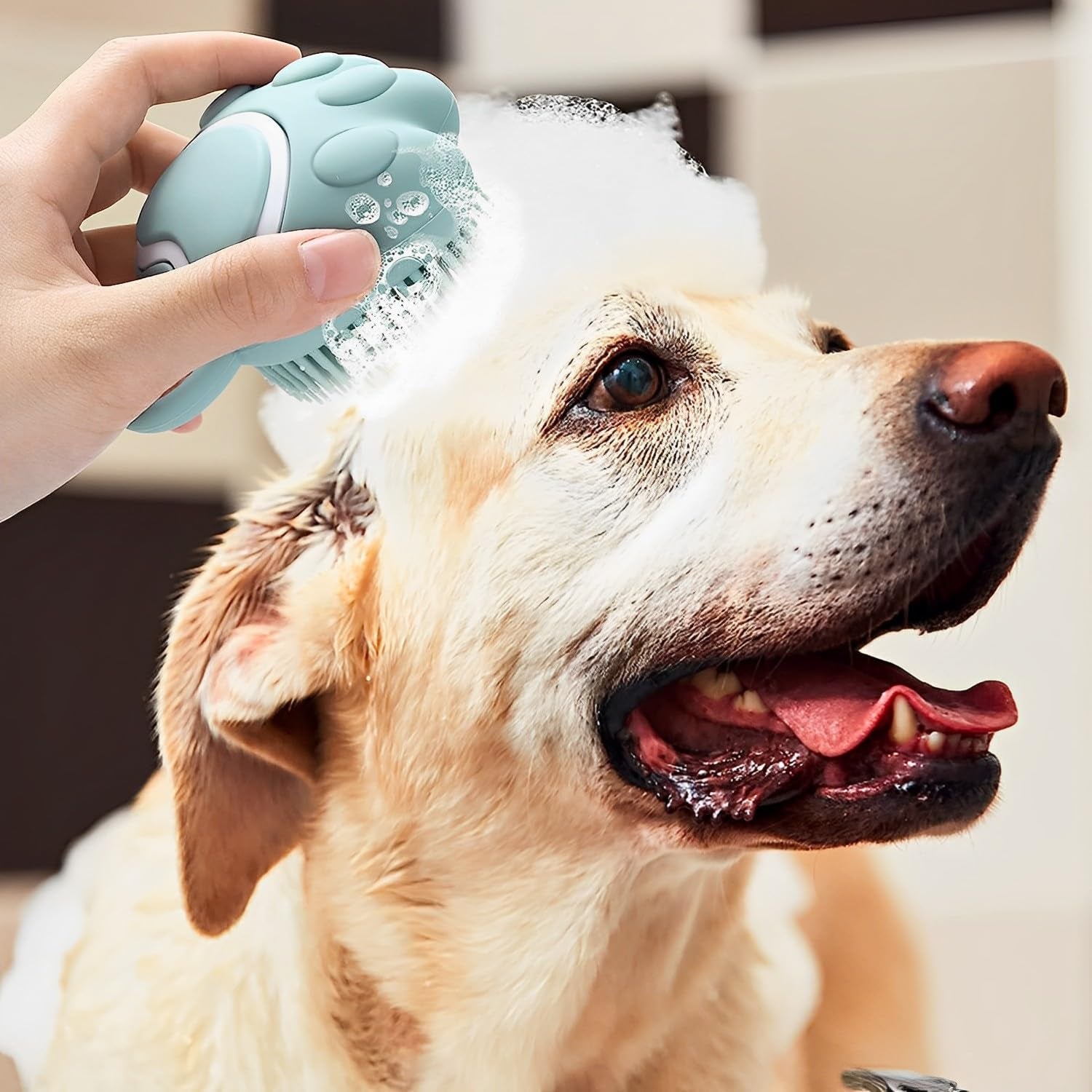 Pet Grooming Brush, Silicone Rubber Dog Bath Brush Comb, Soft Silicone Puppy Massage Brush Hair Fur Grooming Cleaning Brush with Shampoo Dispenser, Blue